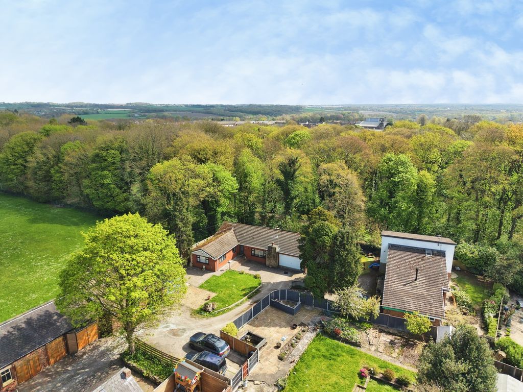 Property photo 2 of 39