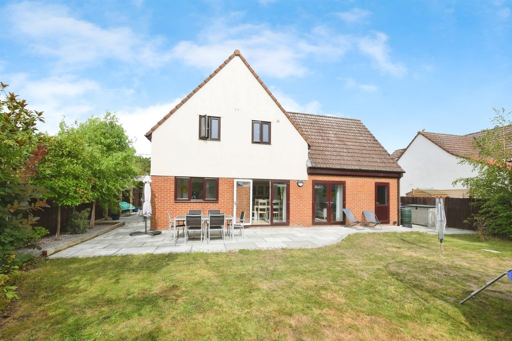 Property photo 1 of 17