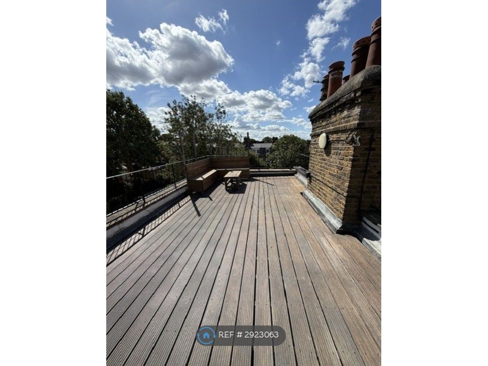 Property photo 1 of 25 Roof Terrace - South Facing Private - 8m By 4m.