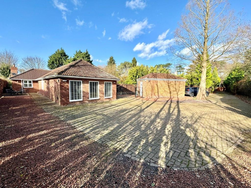 Property photo 1 of 26 External