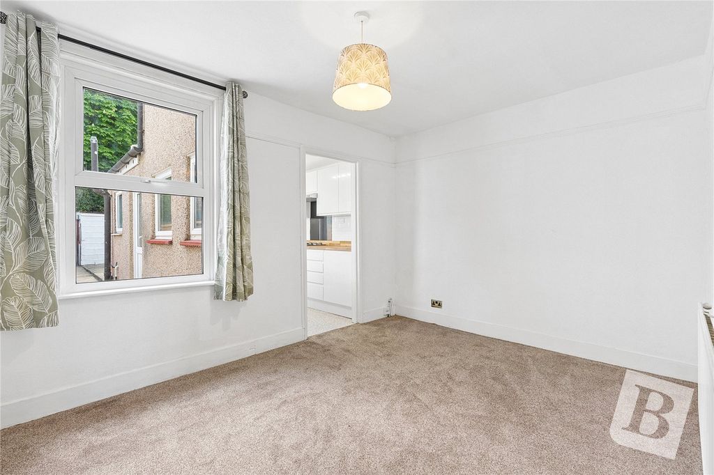 Property photo 3 of 14 Dining Room