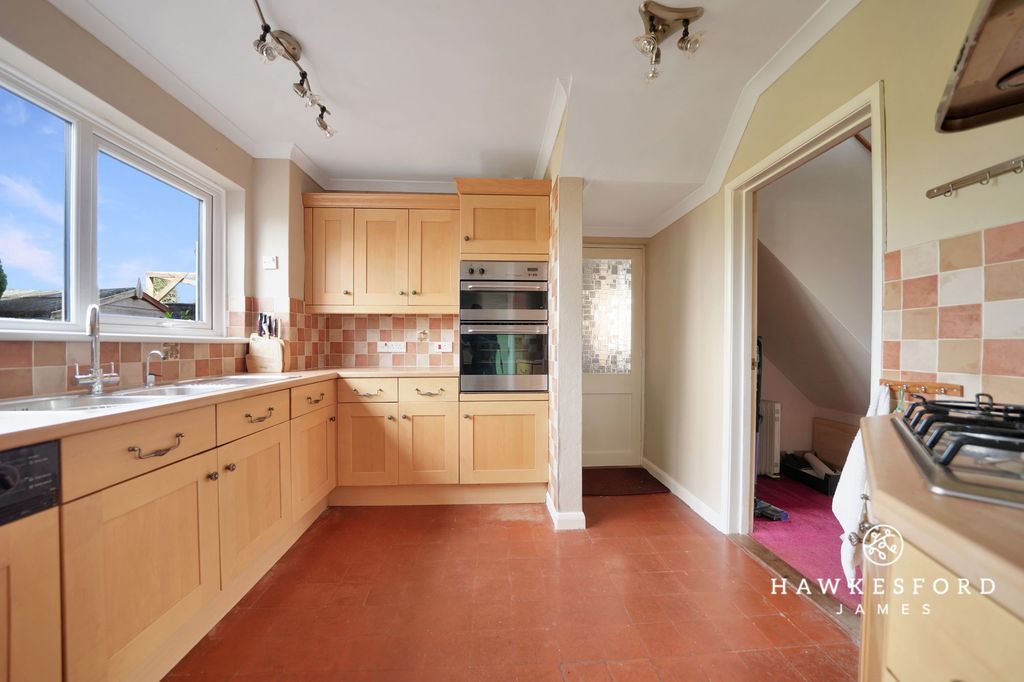 Property photo 3 of 22 St. Johns Avenue, Sittingbourne - Kitchen