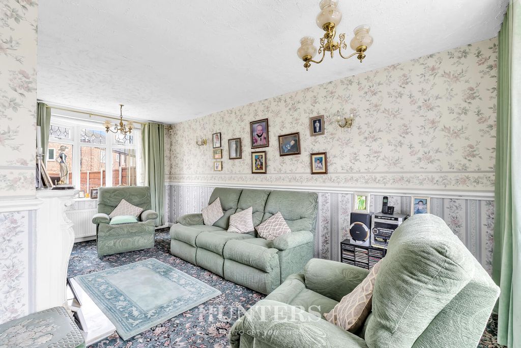 Property photo 3 of 16 Living Room