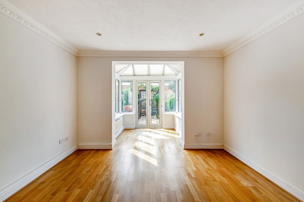 Property photo 3 of 11 Living/Dining Room
