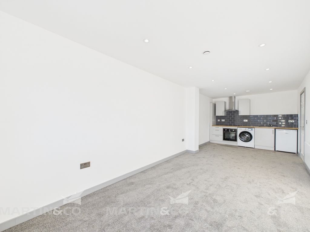 Property photo 1 of 6 Cam02406G0-Pr0416-Still004
