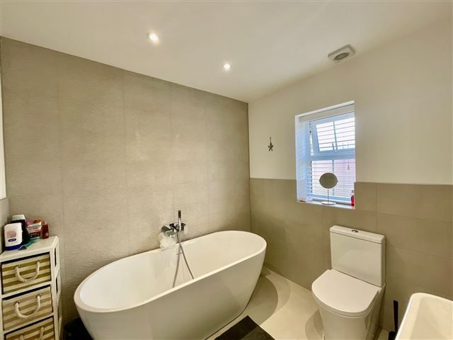 Property photo 3 of 21 Family Bathroom