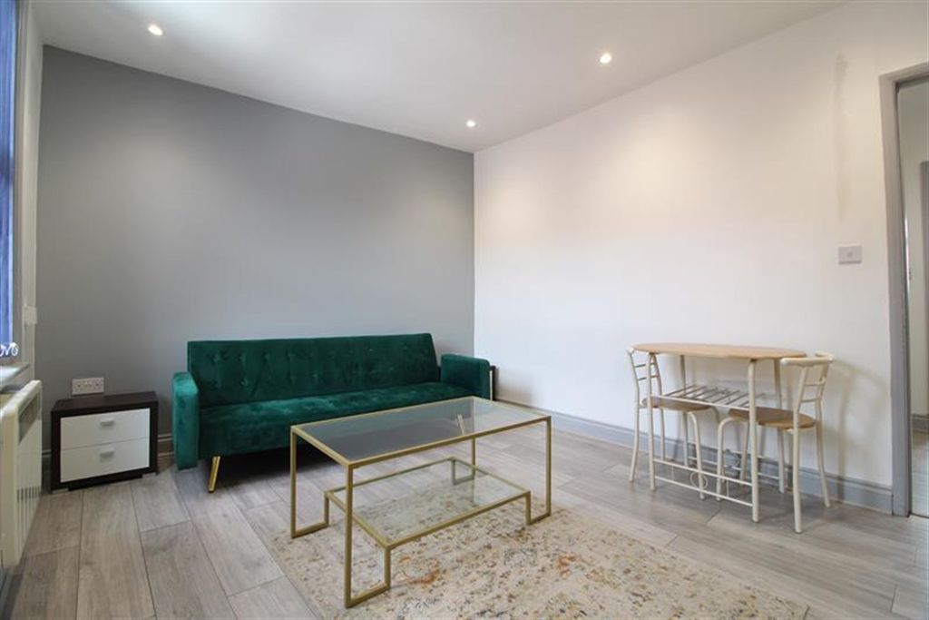 Property photo 2 of 7 Living Room