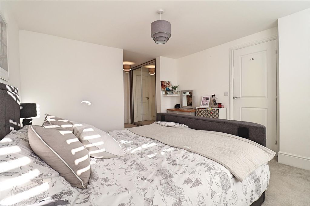 Additional image 21 of 5 bed detached house for saleHome Field Drive, Braintree CM7