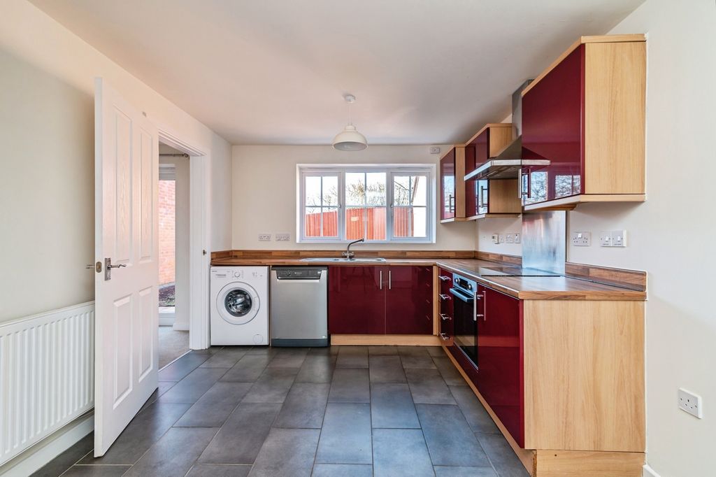 Property photo 2 of 17 Pbox-Img.Jpg