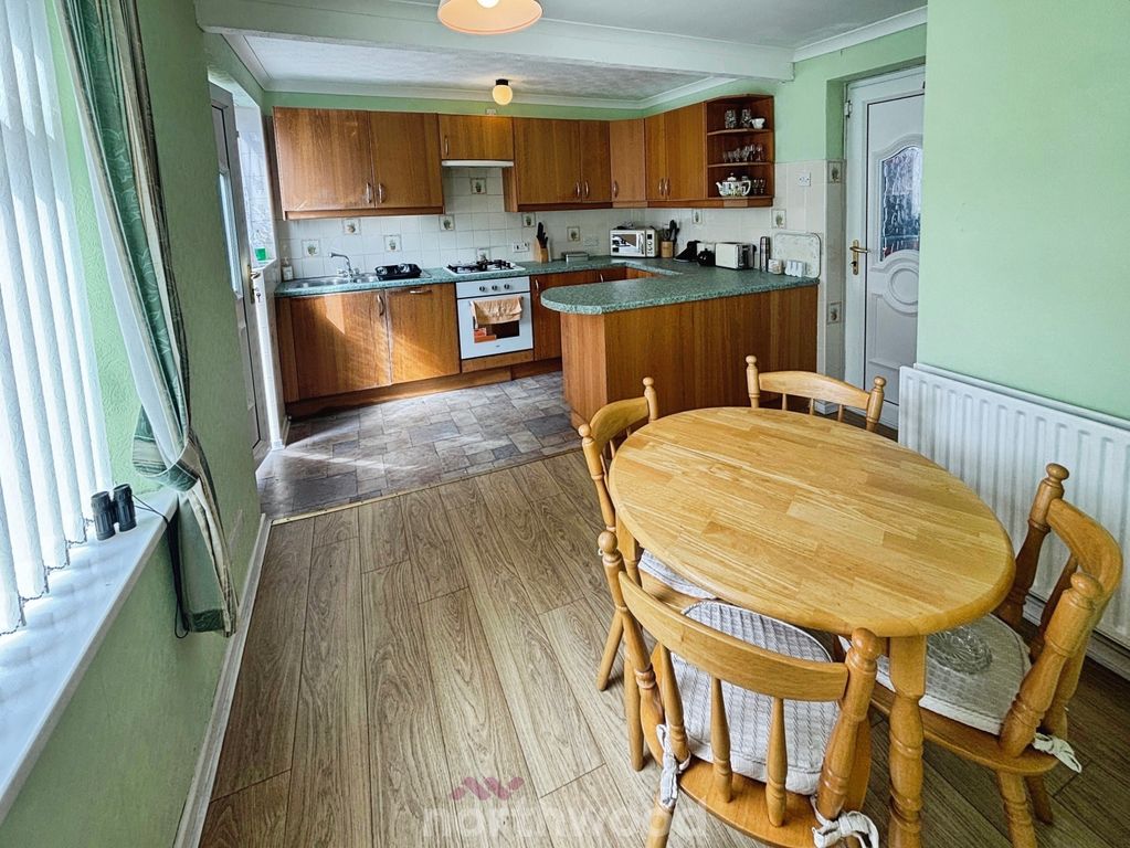 Property photo 2 of 29