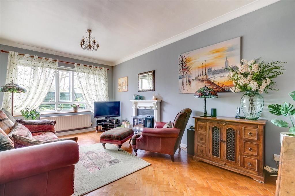 Property photo 1 of 9 Photo 0