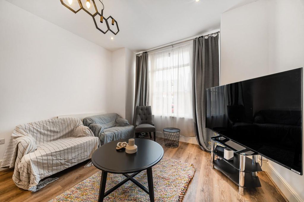 Property photo 2 of 16 Picture 2