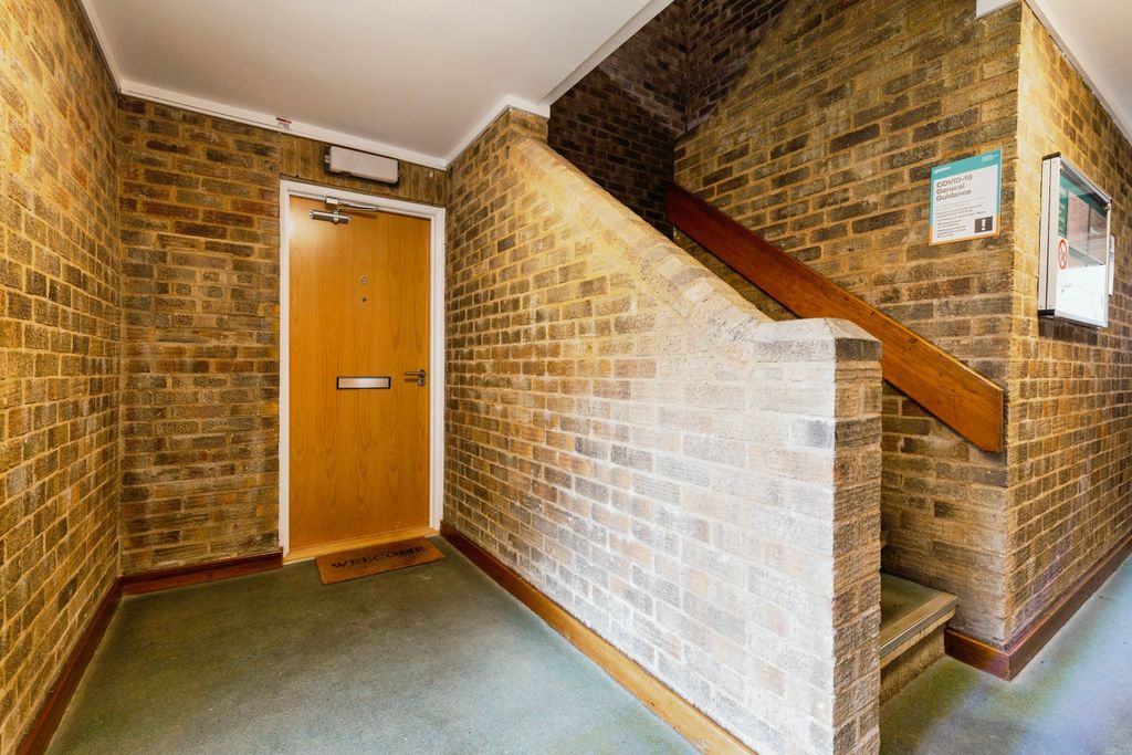 Property photo 2 of 17 Photography