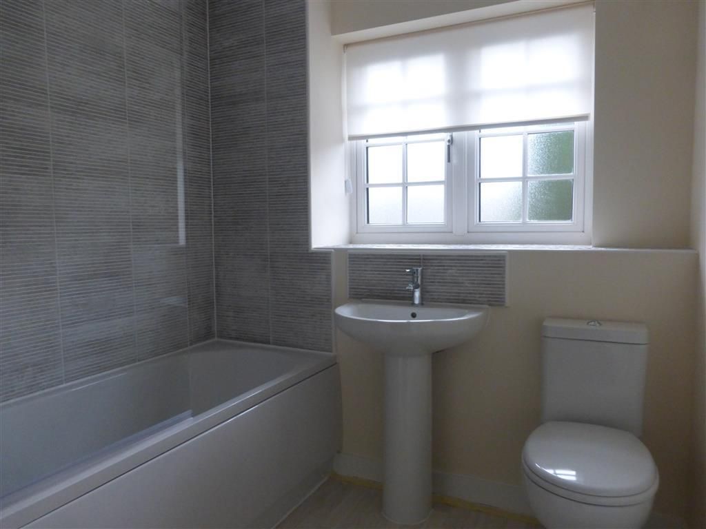 Property photo 3 of 8 Bathroom