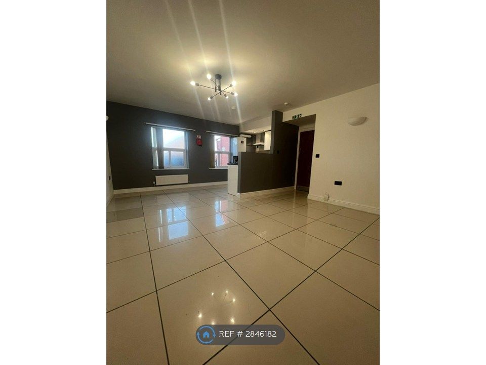 Property photo 1 of 9 Living Space