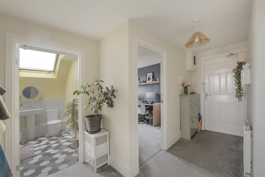 Property photo 3 of 12 Flat3_4Tully07.Jpg