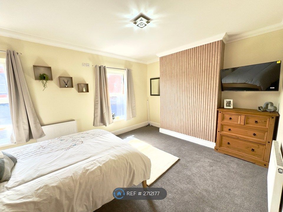 Property photo 3 of 33 Room 4