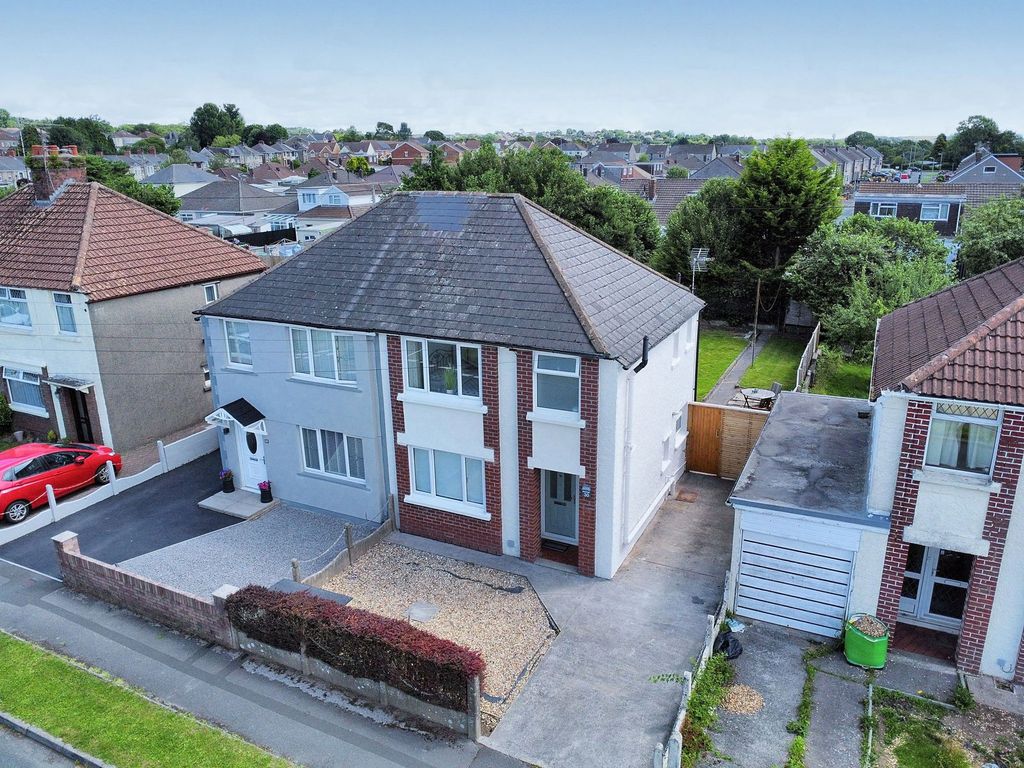 Property photo 1 of 32