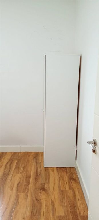 Property photo 2 of 19 Picture No. 20