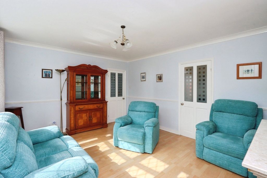 Property photo 2 of 17 Photo