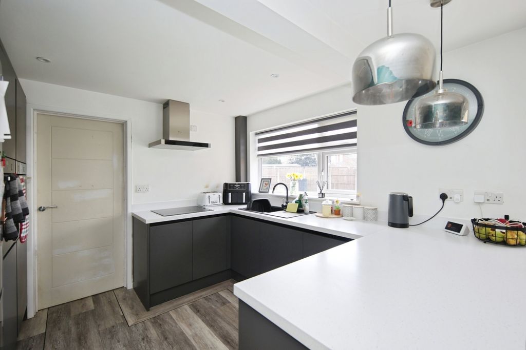 Property photo 3 of 20 Pbox-Img.Jpg