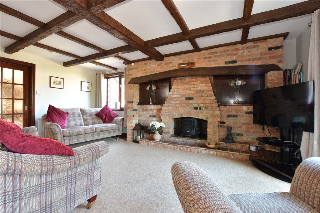 Property photo 3 of 14 Lounge