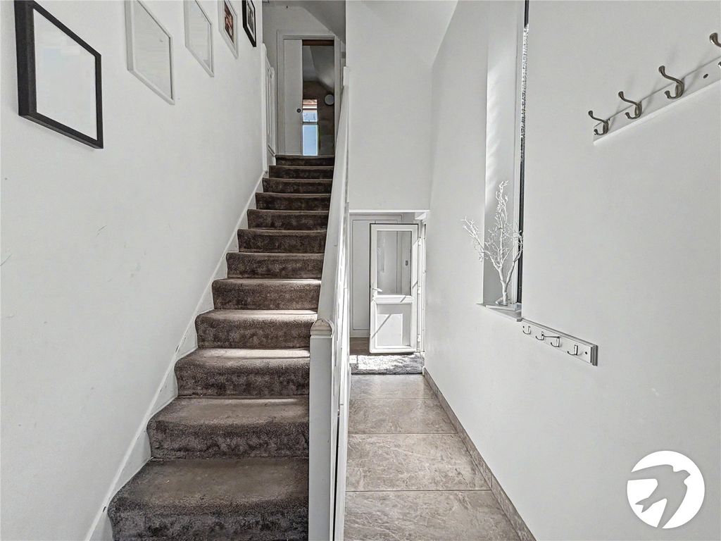 Property photo 2 of 15 Picture No. 04