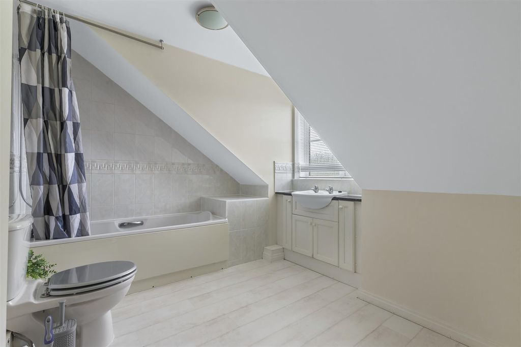 Additional image 10 of 2 bed flat for saleBlackthorn Road, Ilkley LS29