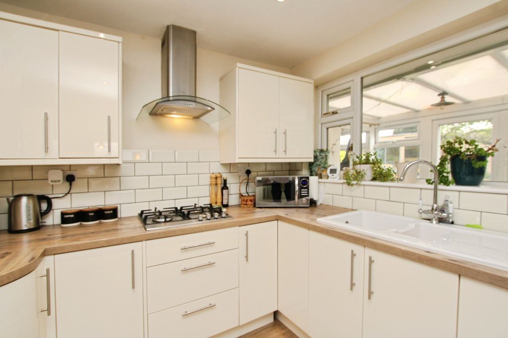 Property photo 2 of 31 727cd8c1-Img_1822