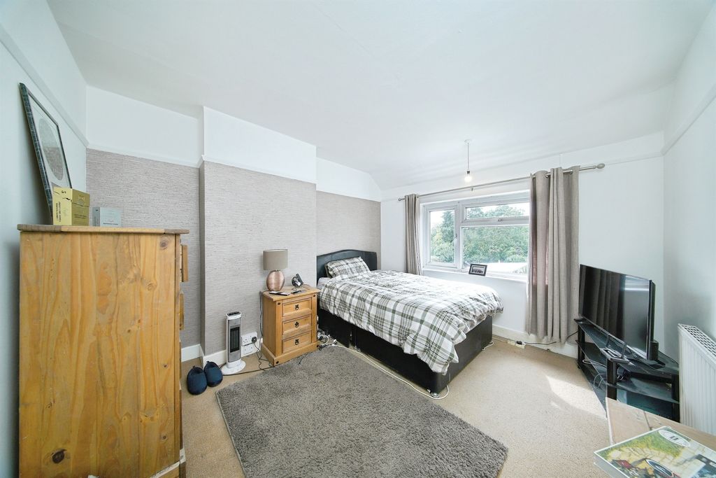 Property photo 3 of 21