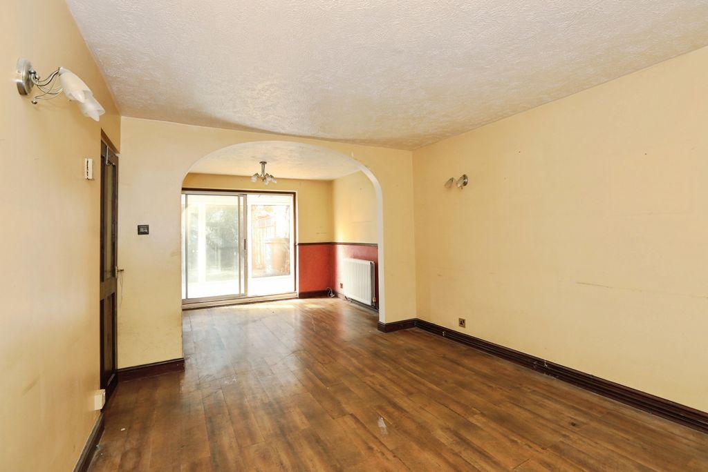 Property photo 2 of 17 Pbox-Img.Jpg