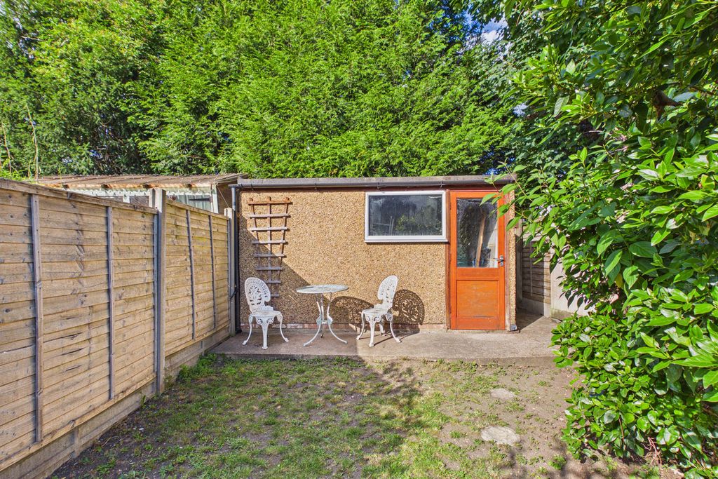 Property photo 3 of 20