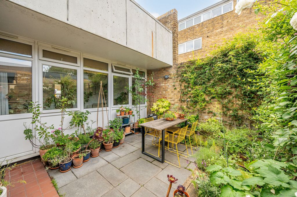 Property photo 3 of 53