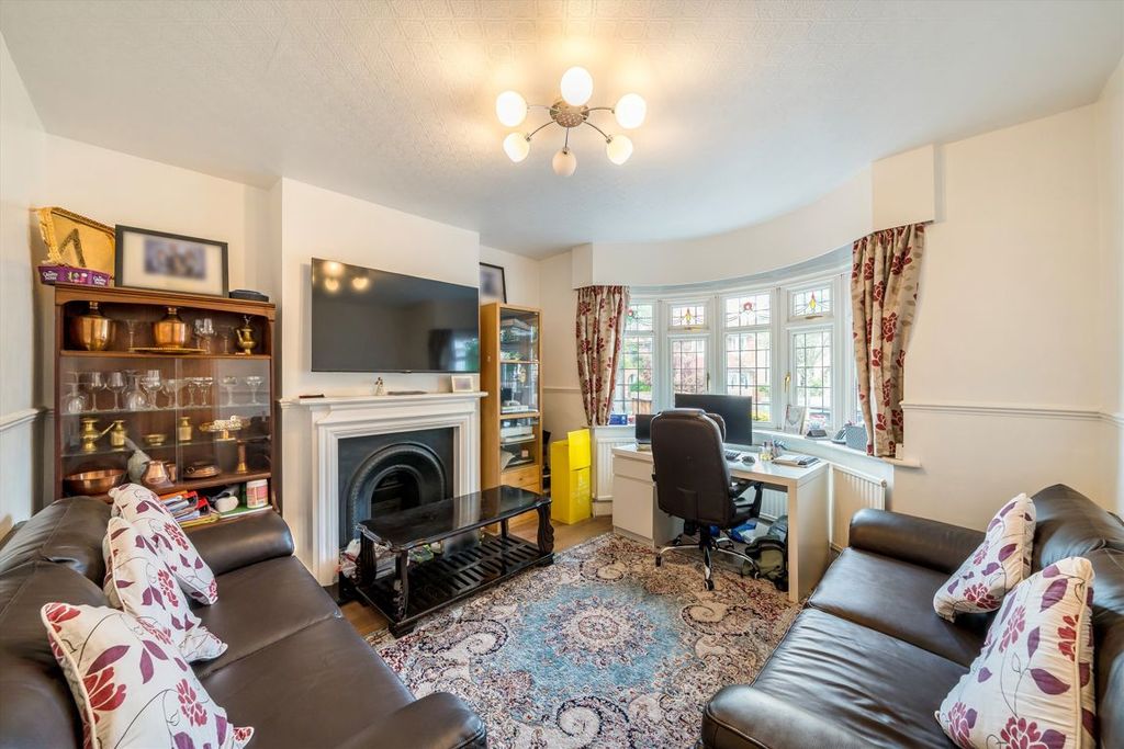 Property photo 2 of 8