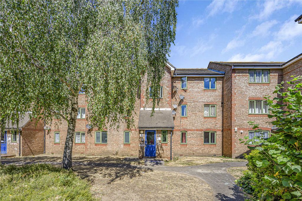 Property photo 1 of 8 External