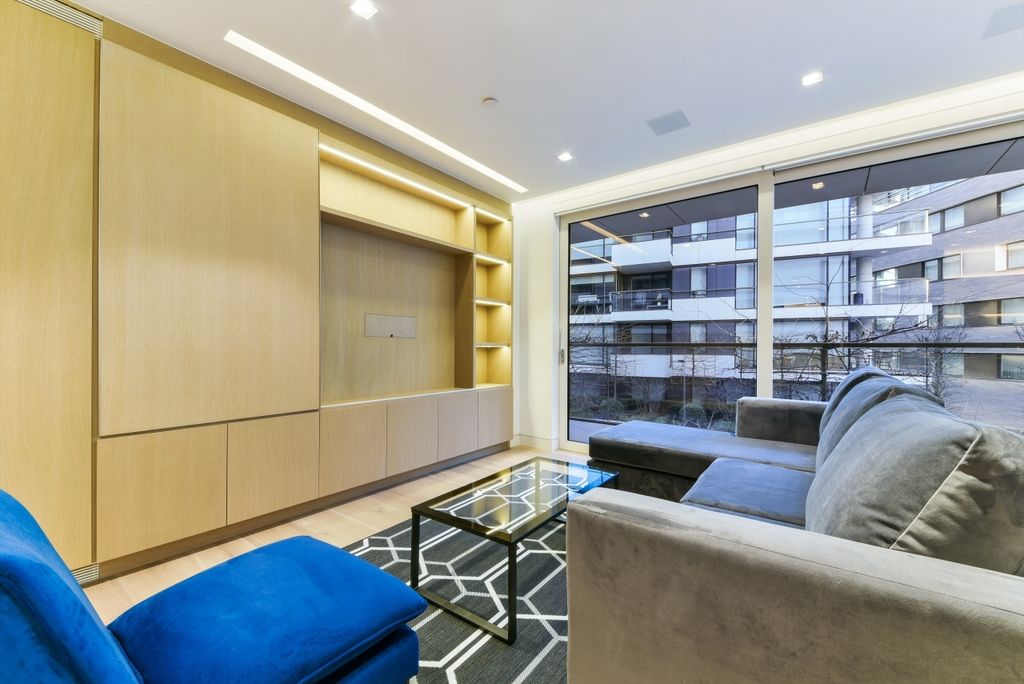 Property photo 2 of 8 Living Area