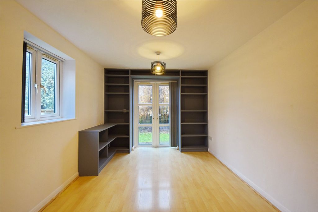 Property photo 1 of 8 Picture No. 01