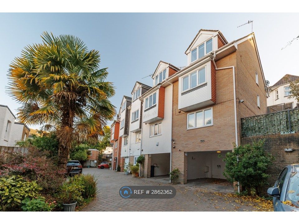 Property photo 3 of 24