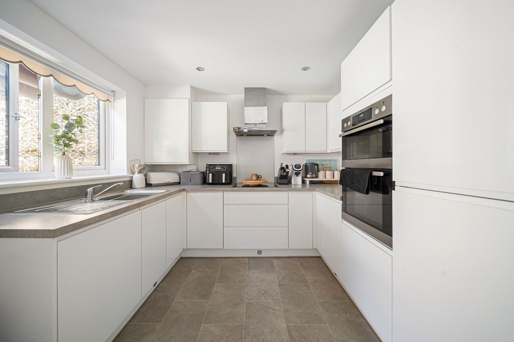 Property photo 3 of 23 5329694
