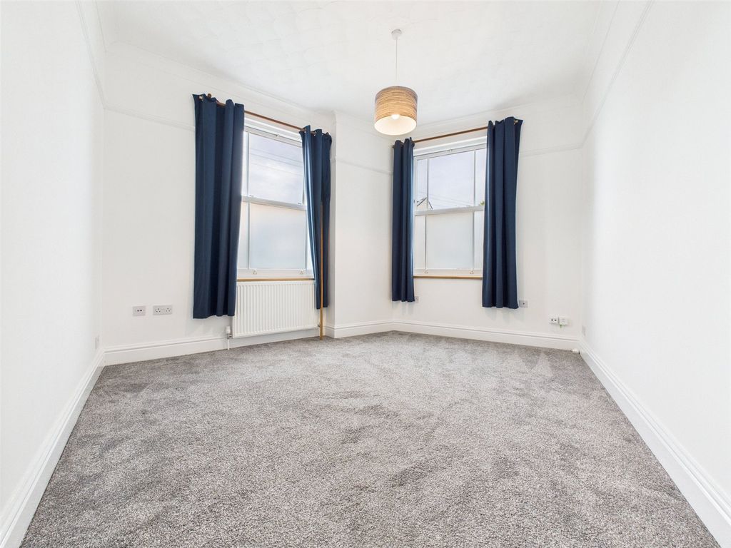 Property photo 3 of 11 Picture No. 23