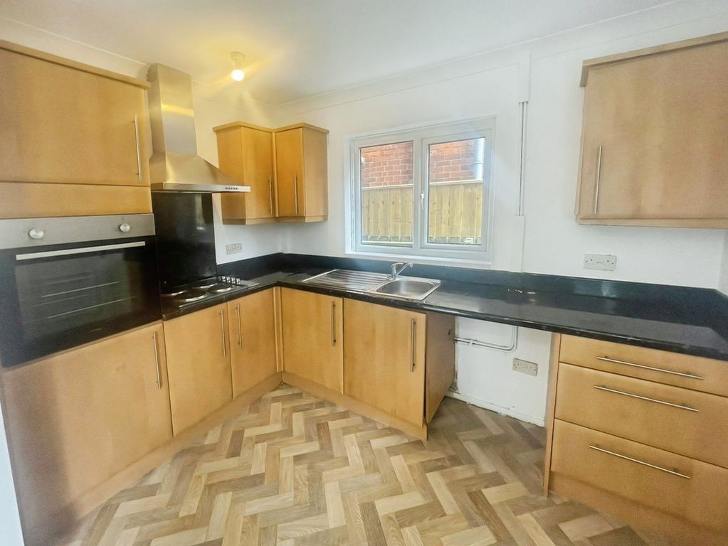 Property photo 2 of 7 Photo 6