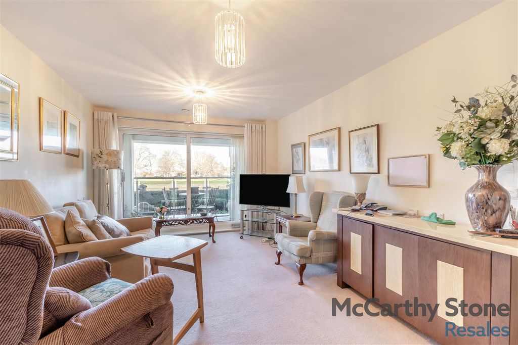 Property photo 3 of 38 8672811-Interior03.Jpg