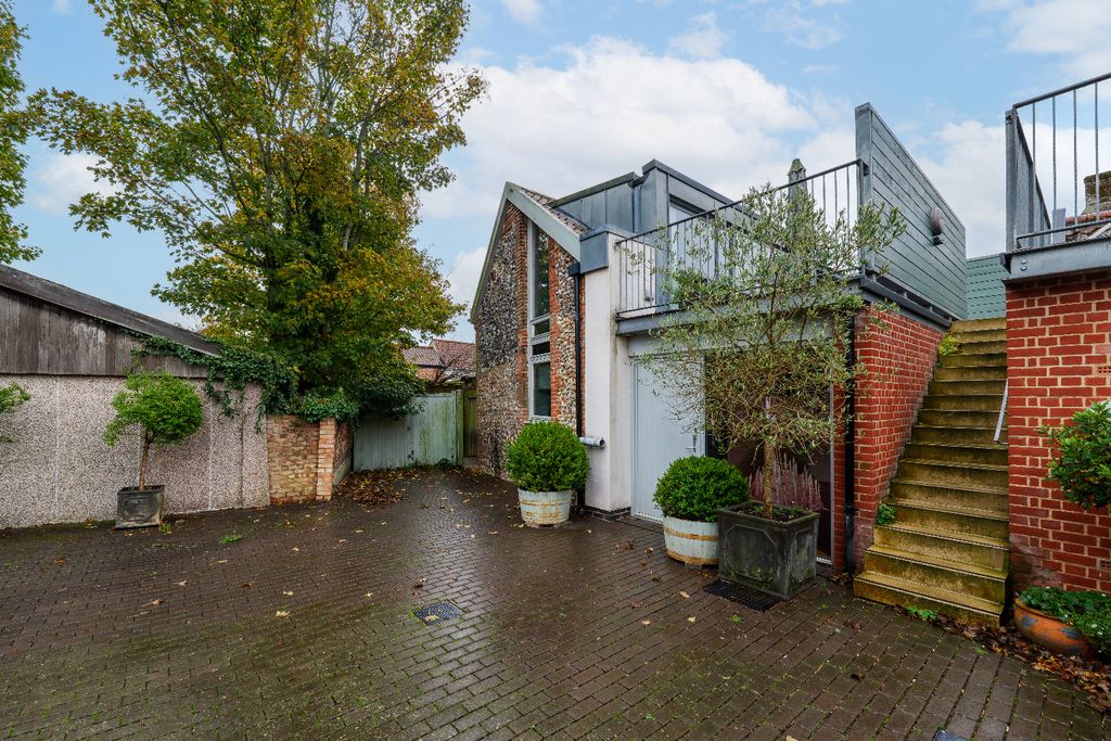 Property photo 1 of 25 4620780