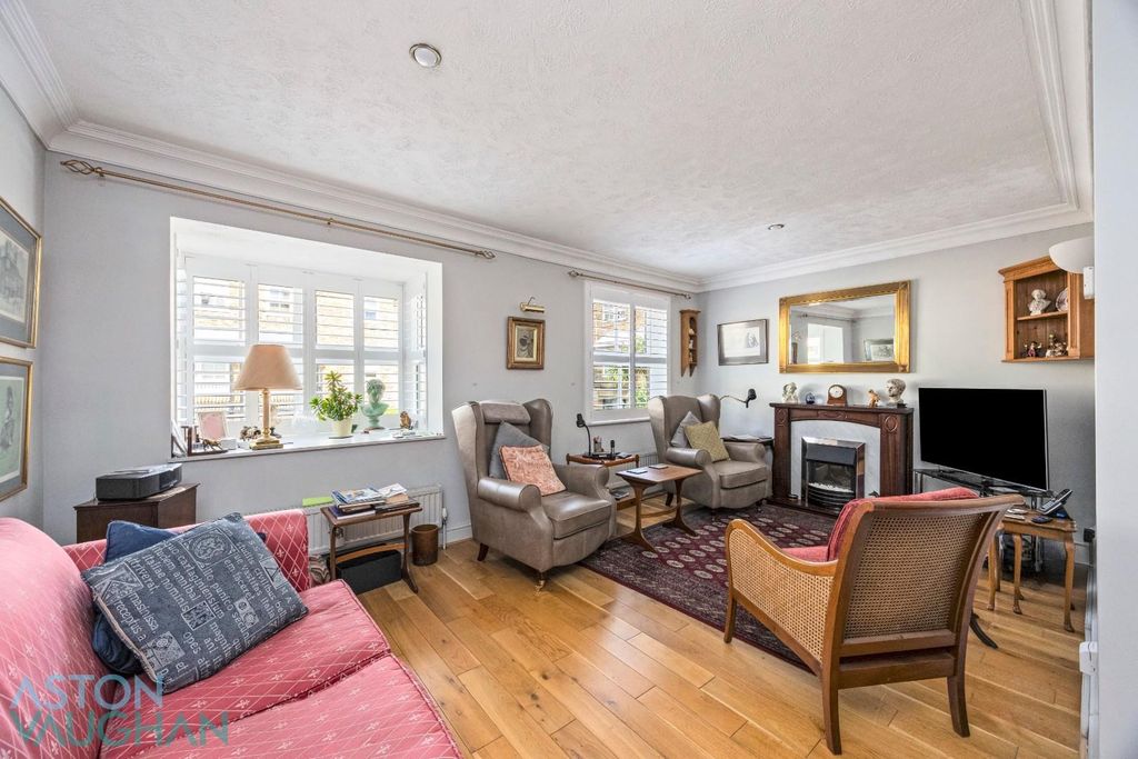 Property photo 2 of 22