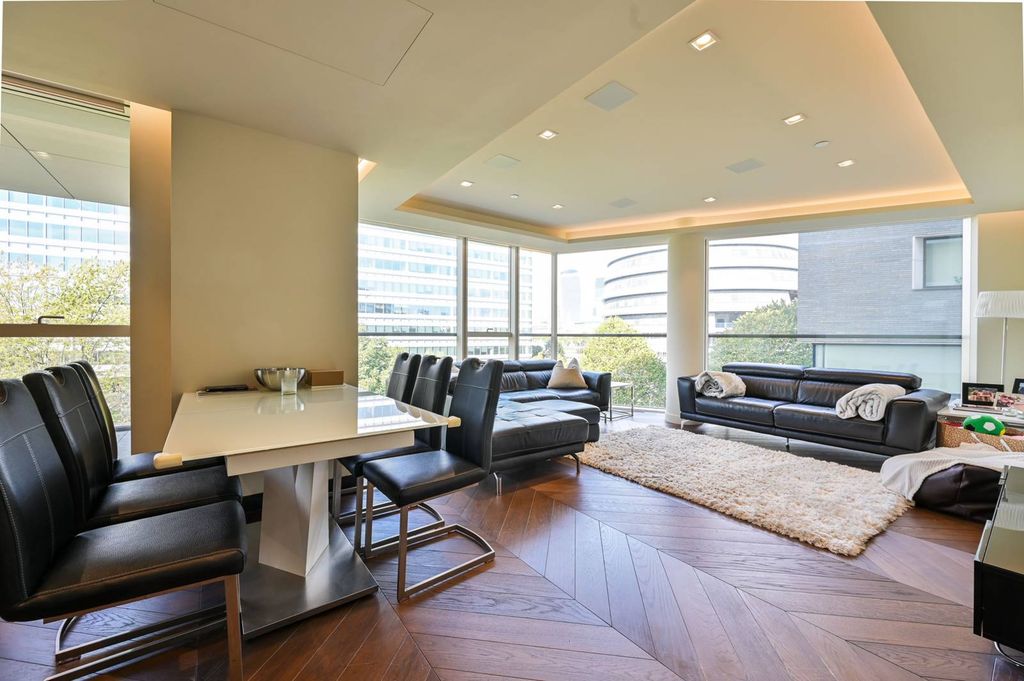 Property photo 2 of 20