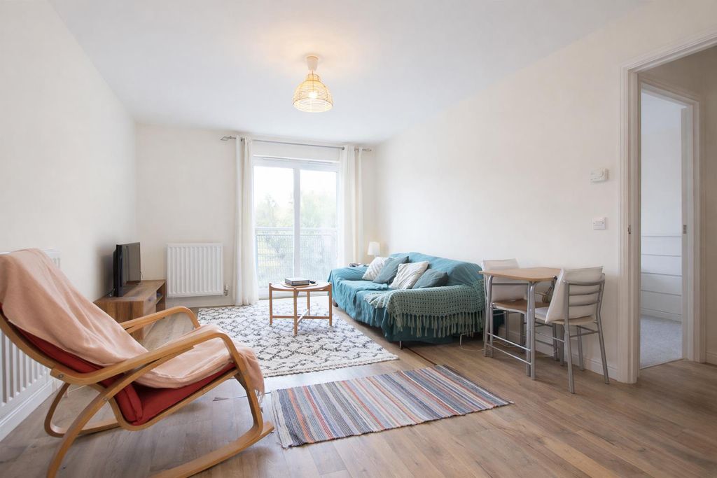 Property photo 2 of 6 5515Db3B-Cfff-48Af-9Bd7-Cde43Fc3E832.Png