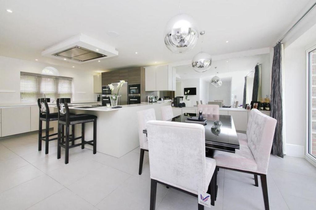 Property photo 2 of 12 Kitchen Diner.Jpg