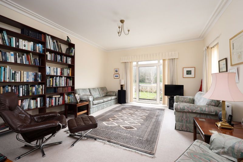Property photo 3 of 10 Sitting Room