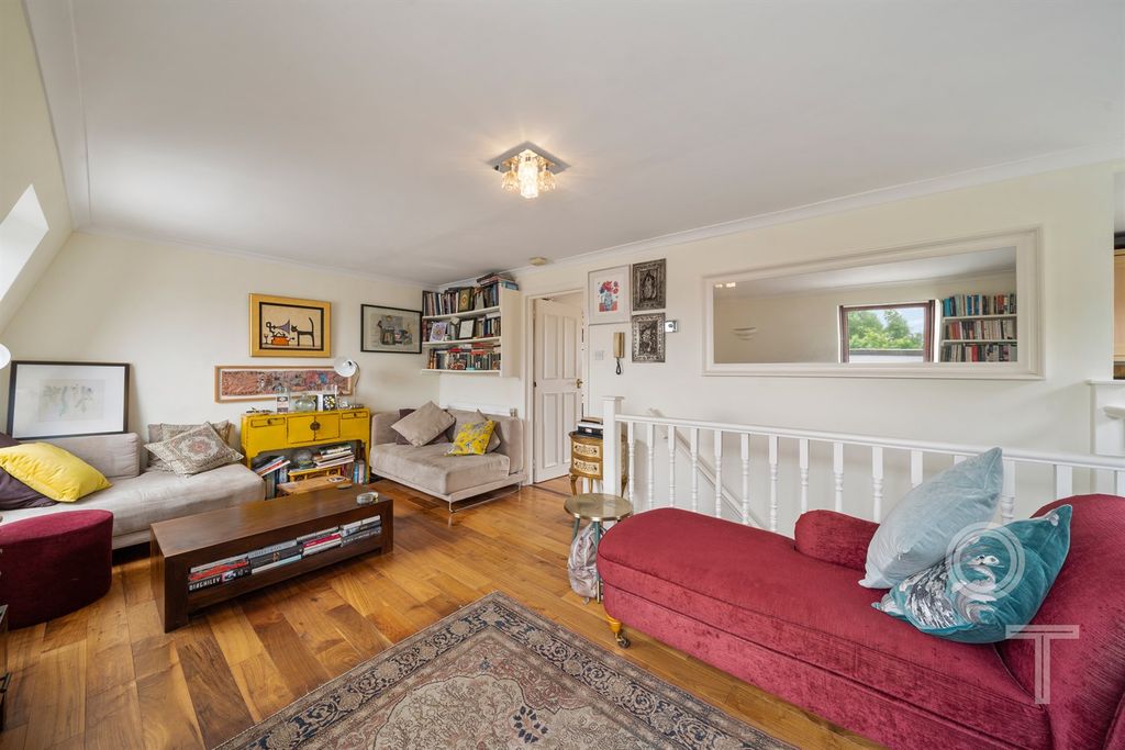 Property photo 2 of 7 Reception