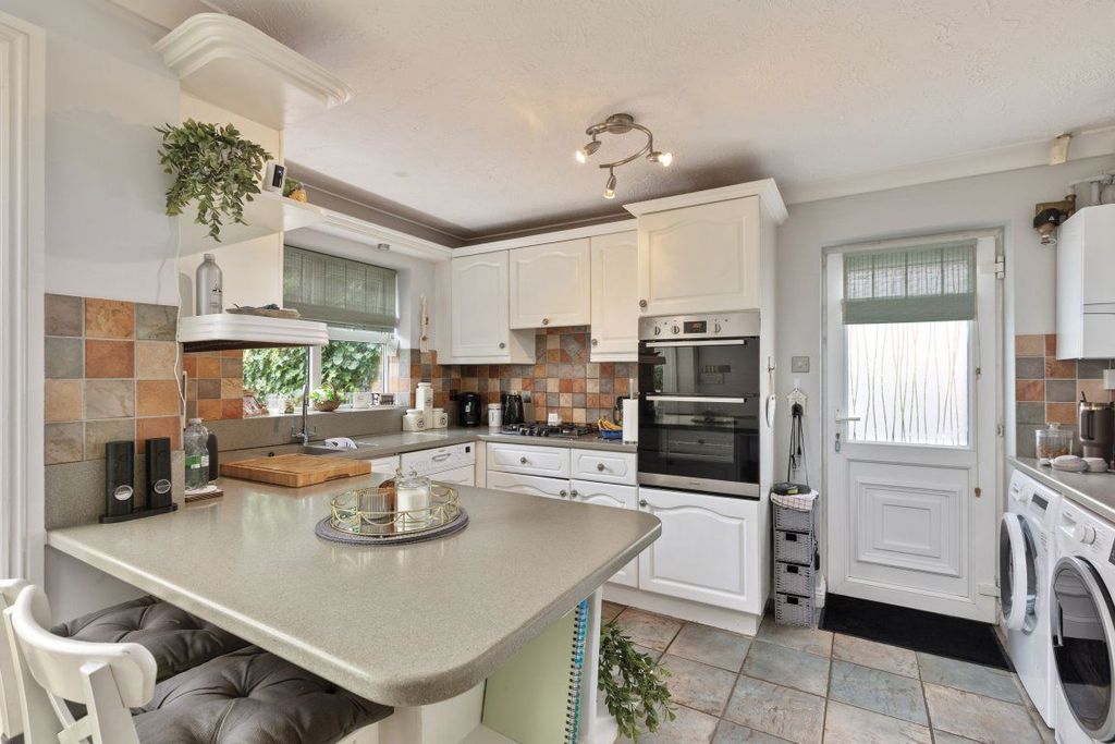 Property photo 2 of 13